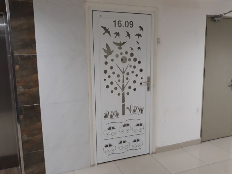 [LHS-8921] Cửa sắt chung cư hoa văn CNC LHS-8921